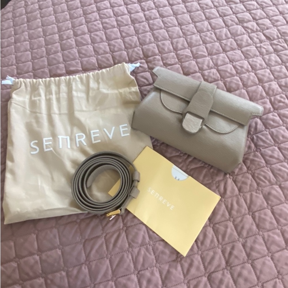 NWT Senreve Aria in mimosa leather - color Latte with gold hardware. Never used.